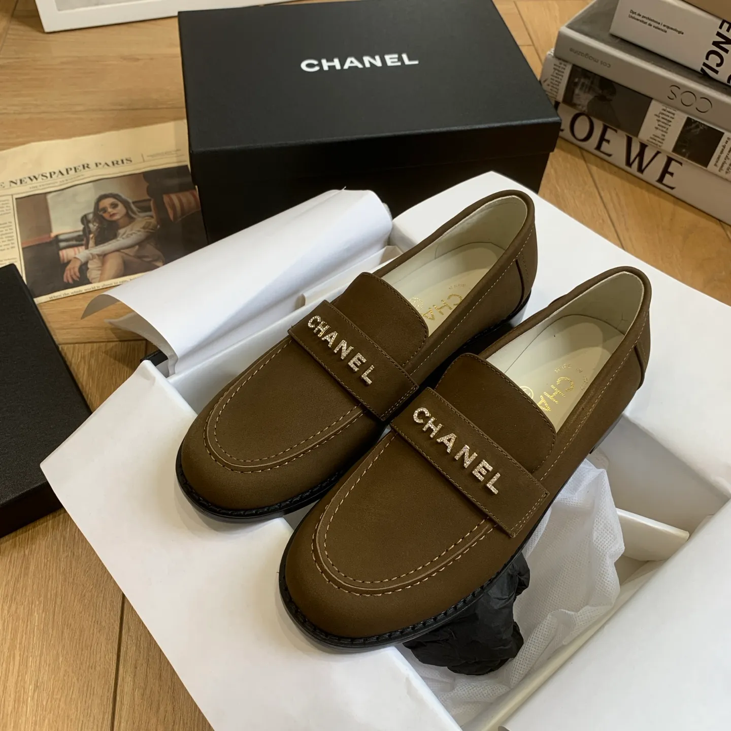 👟👟Ex-factory price 640👟👟 🍀2025 spring and summer new Chanel Chanel small diamond buckle monogram Loaf lazy half-slippers, which can be worn all year round. No matter when you wear them, they are very high-end and durable. When shopping, you can attract attention on the street! Easily travel between commuting and leisure occasions, becoming a carefree fashionable and elegant woman~ Upper: cowhide/butter Lining: lambskin Sole: Italian genuine leather outsole Size: 35-39 (40/41 customized, non-refundable and non-exchangeable 👉